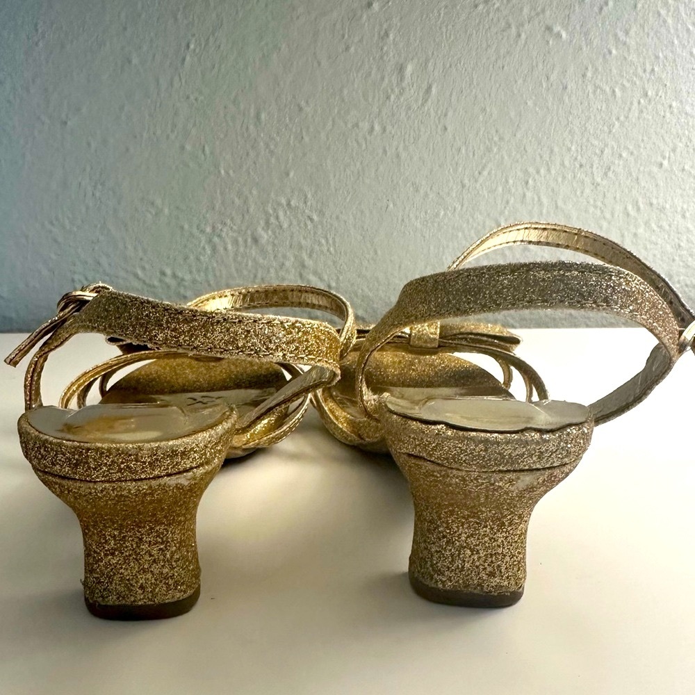 Soda Girls Size 2 Fancy Heels - Picture 5 of 5